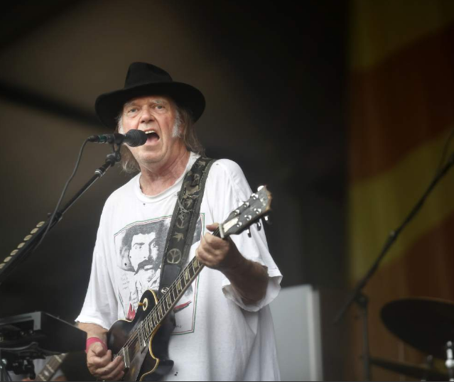 neil-young-jazz-fest-2016-8804107